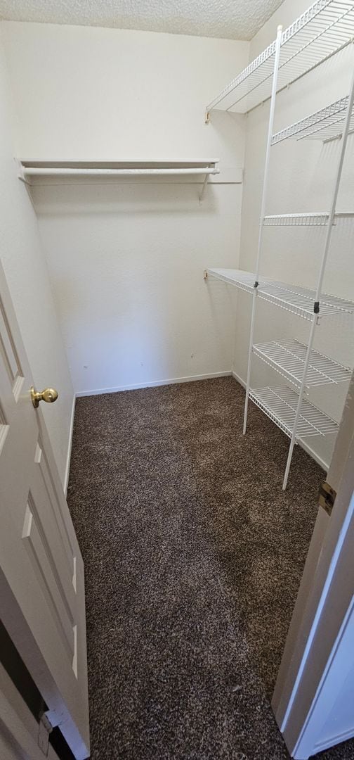 Building Photo - For Rent 3 bedroom 2 bath 2 car garage, Mi...