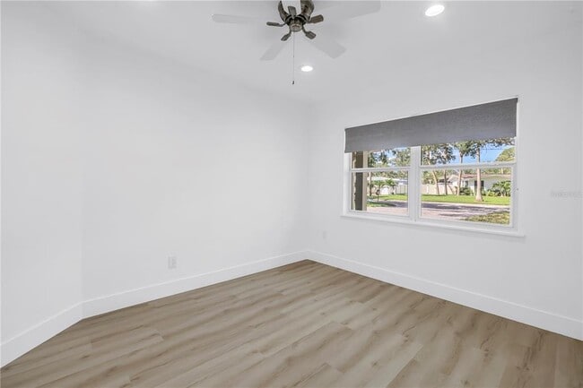 Building Photo - 412 Mira Vista Dr