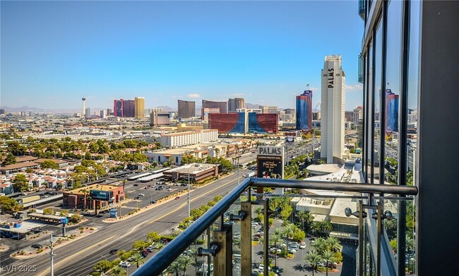Building Photo - 4381 W Flamingo Rd