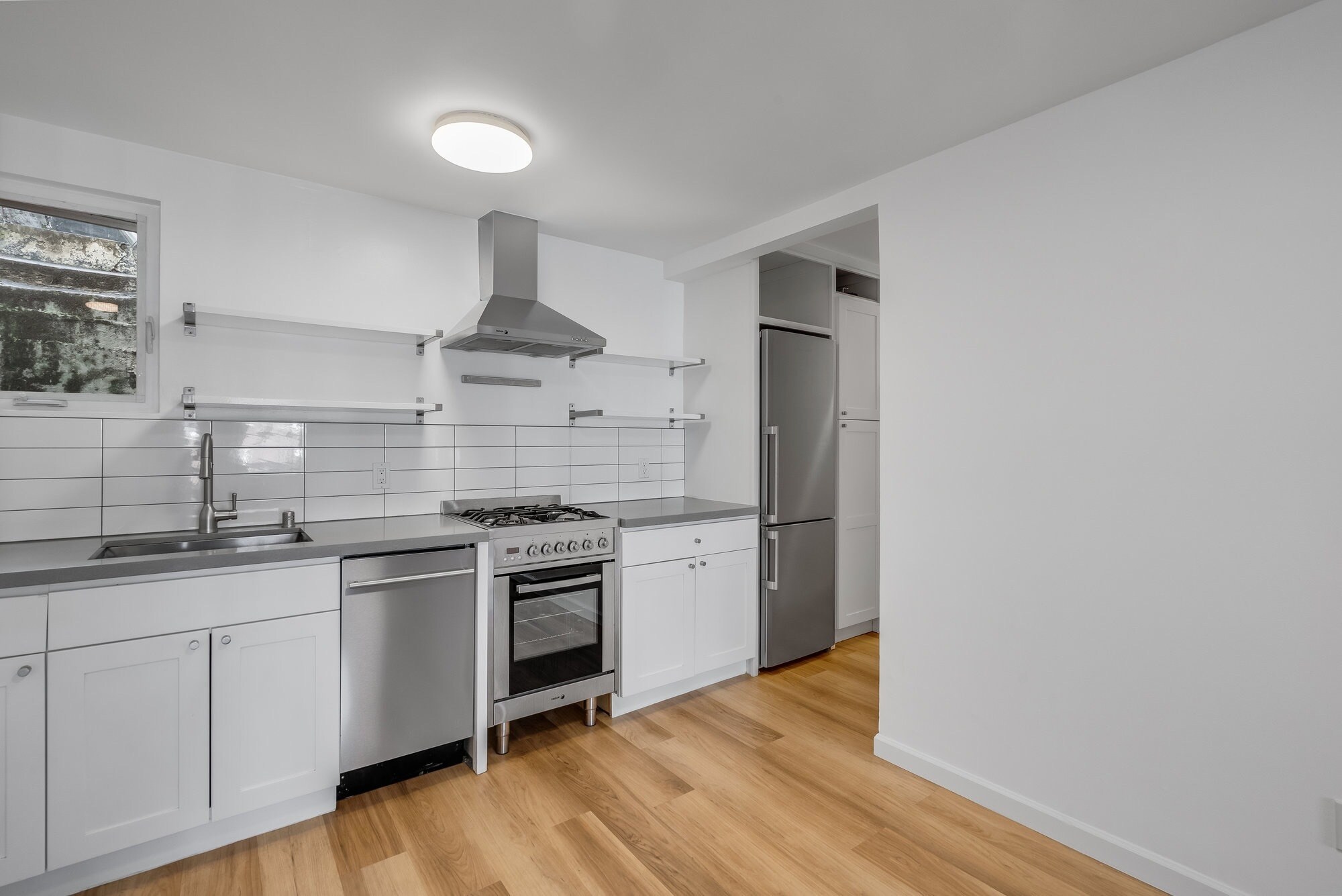 Building Photo - 22 Montezuma St