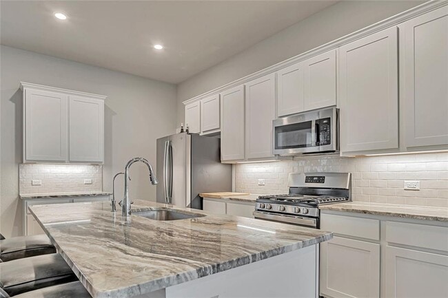 Building Photo - 175 Brooks Ranch Dr