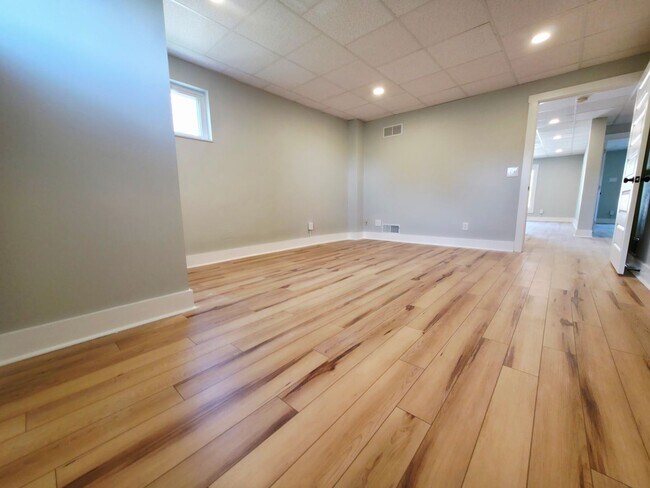 Building Photo - 3915-3917 Mount Troy
