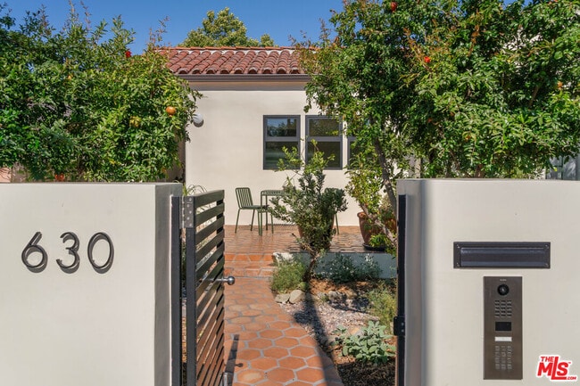Building Photo - 630 N Alta Vista Blvd