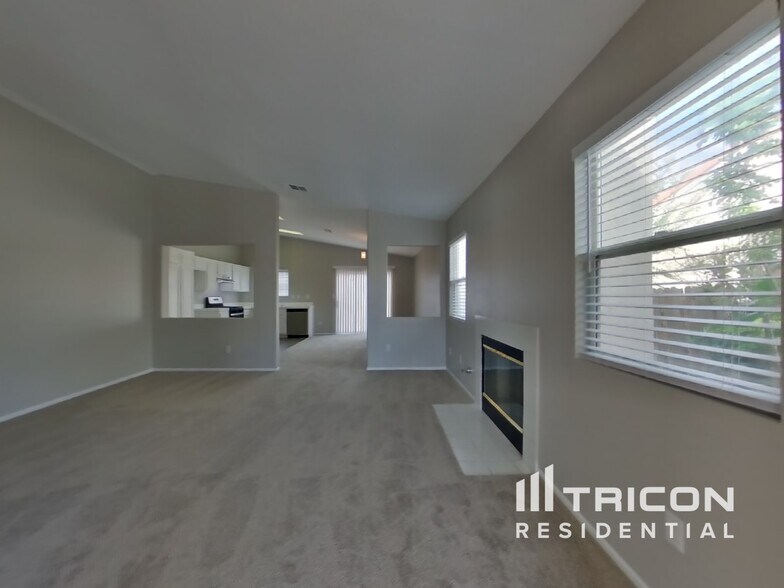 Building Photo - 16946 Sorrento Ln