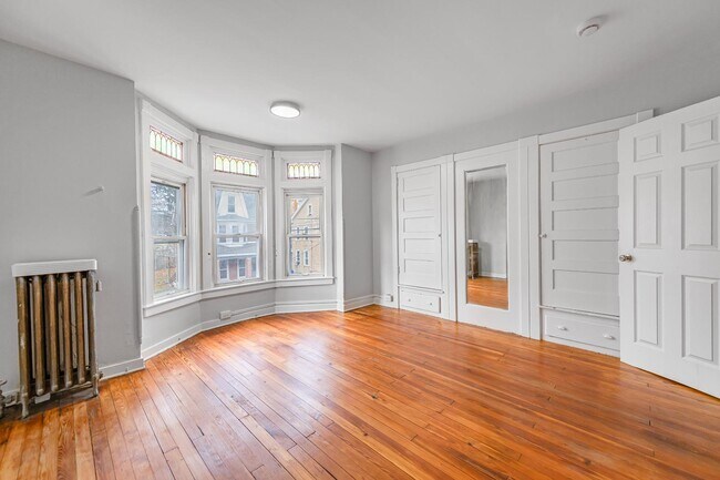 Building Photo - 378 N Evans St