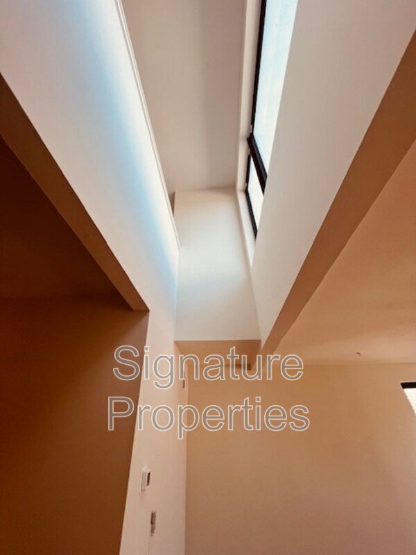 Building Photo - 712 High St