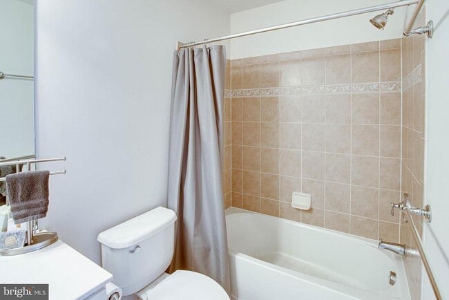 Building Photo - 14633 Weeburn Way
