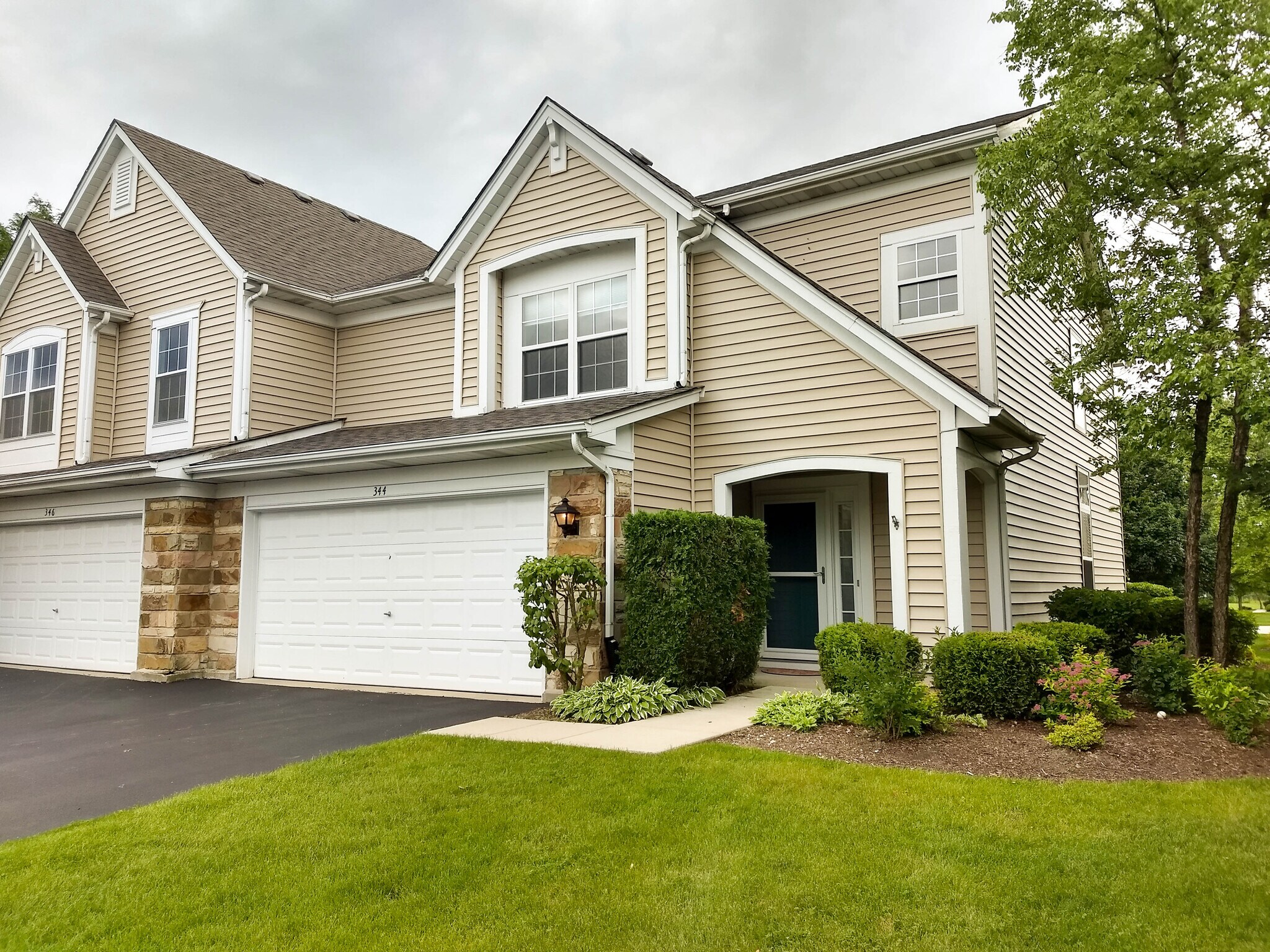 Front of townhouse - 344 S Lancelot Ln