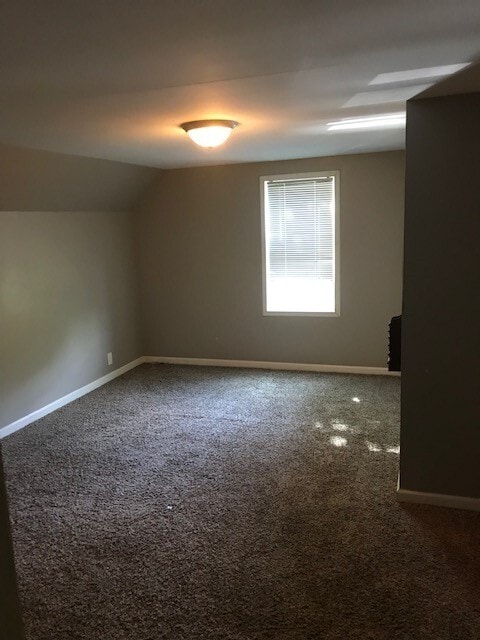 Building Photo - Large 4 bedroom 1 bath house in St Paul Eastside area!!