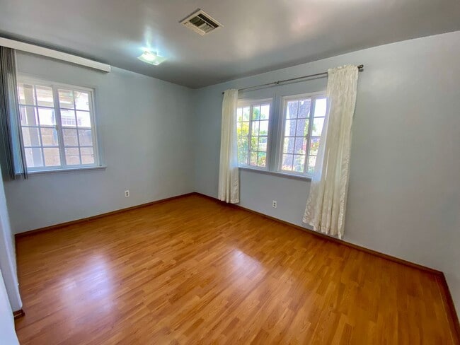 Building Photo - 3616 Cosbey Ave