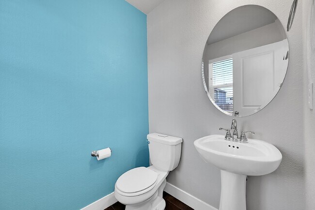 Building Photo - $2,300.00, 3 Beds, 2.5 Baths, Single Famil...