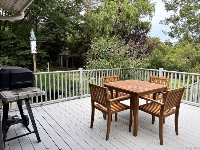 Building Photo - 1145 Majors Pond Path