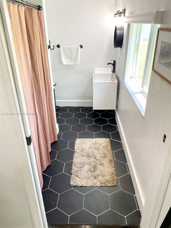 Building Photo - 14036 NW 3rd Ave