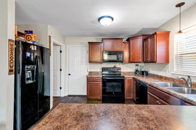 Building Photo - 308 Channel Run Ln