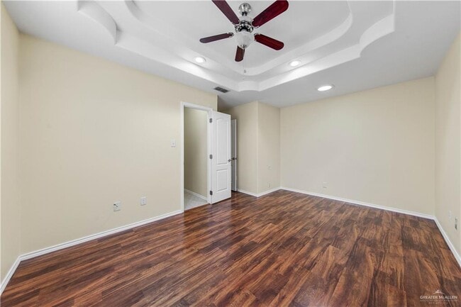 Building Photo - 3005 Treasure Haven Dr