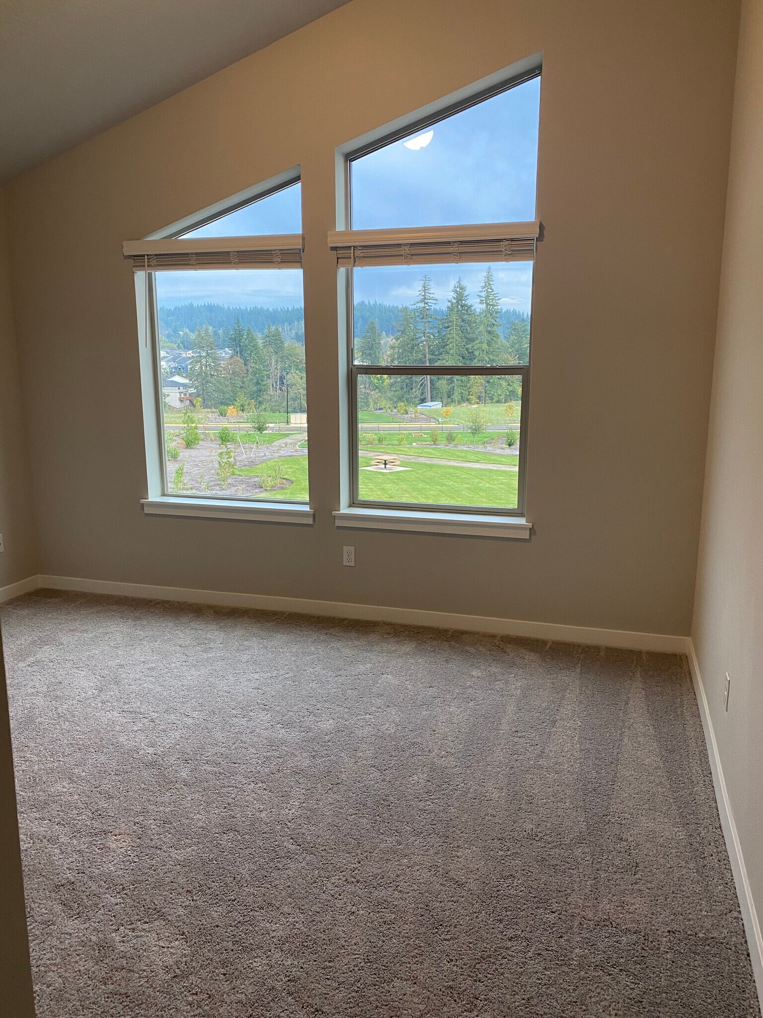 Building Photo - 16587 SE Sunshower Pl