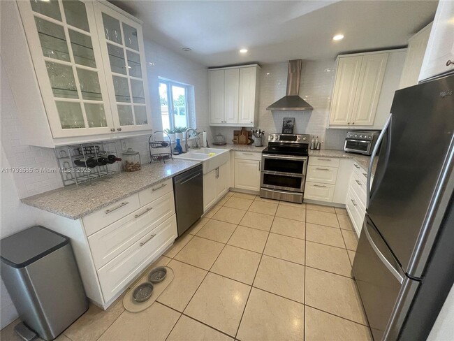 Building Photo - 9770 SW 85th Terrace