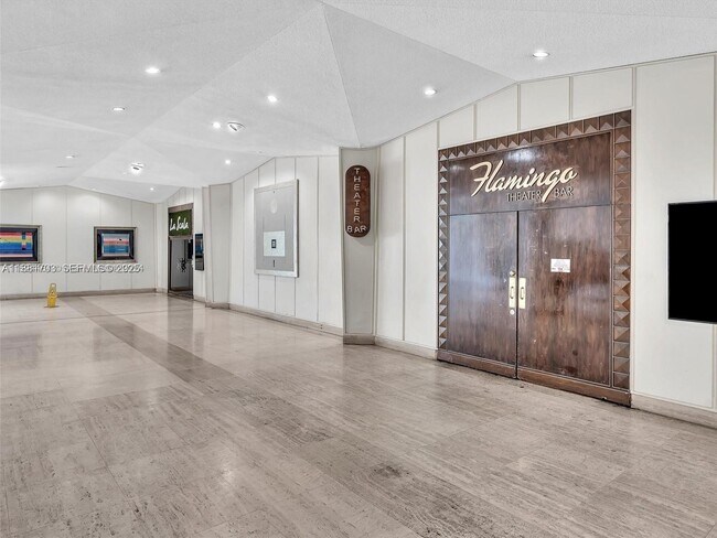 Building Photo - 825 Brickell Bay Dr