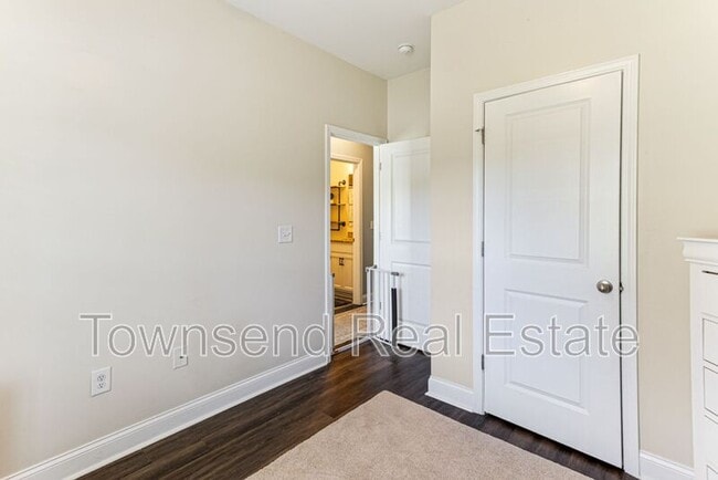 Building Photo - 2935 Duck Pond Rd