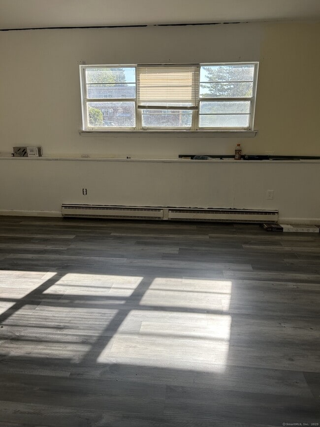 Building Photo - 74 Belair Dr
