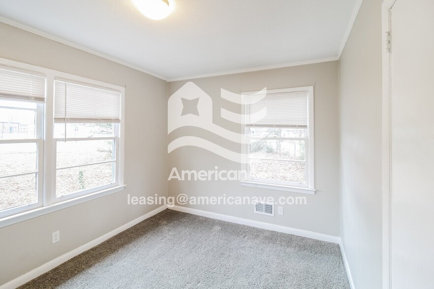 Building Photo - 101 Briardale Ave