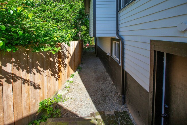 Building Photo - 13027 40th Ave S