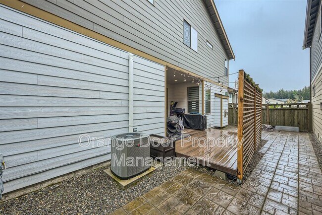 Building Photo - 32773 Maple Ave SE