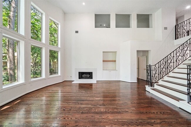 Building Photo - 38 N Castlegreen Cir