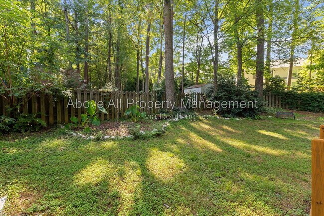 Building Photo - 1202 Belhaven Rd