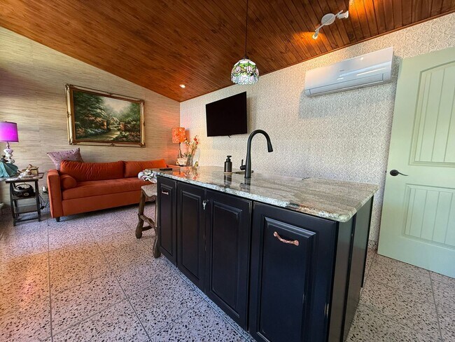 Building Photo - Custom built condo! Country Living! Offered unfurnished OR furnished!