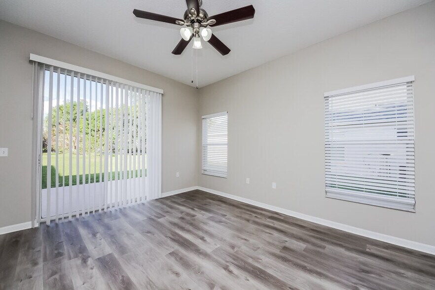 Building Photo - 405 Acacia Tree Way