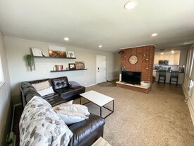 Building Photo - 893 S 150 W