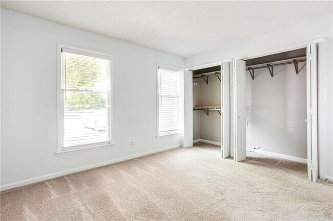 Building Photo - 605 Garden Ct