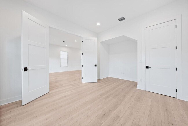 Building Photo - 13128 Alton Rd