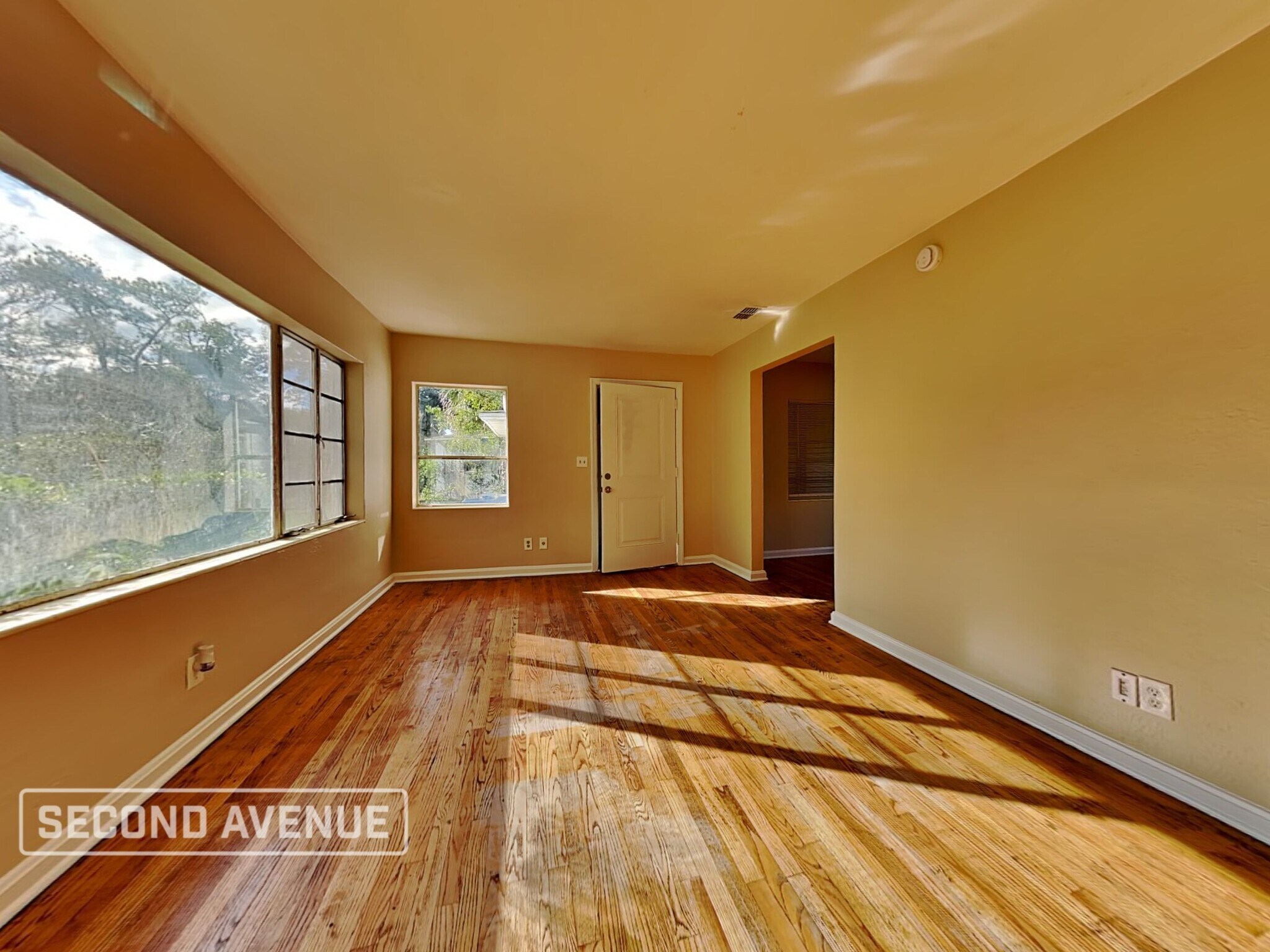 Building Photo - 1975 Rugby Rd