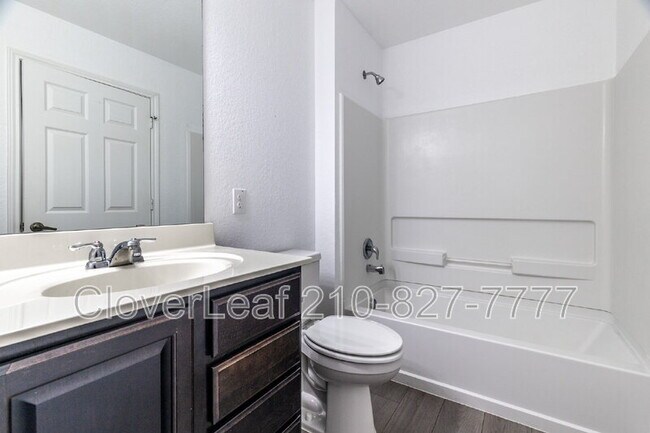 Building Photo - 7422 Bluebonnet Bay