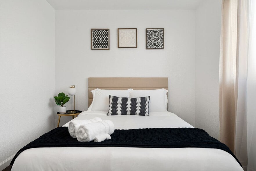 Building Photo - 10609 Olson Dr