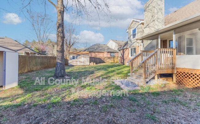 Building Photo - 302 Park Glen Dr