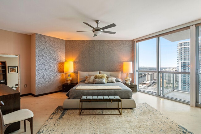 Building Photo - 3101 S Ocean Dr