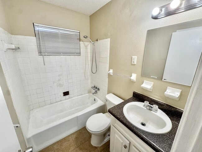 Building Photo - 408 Braycliff Cove