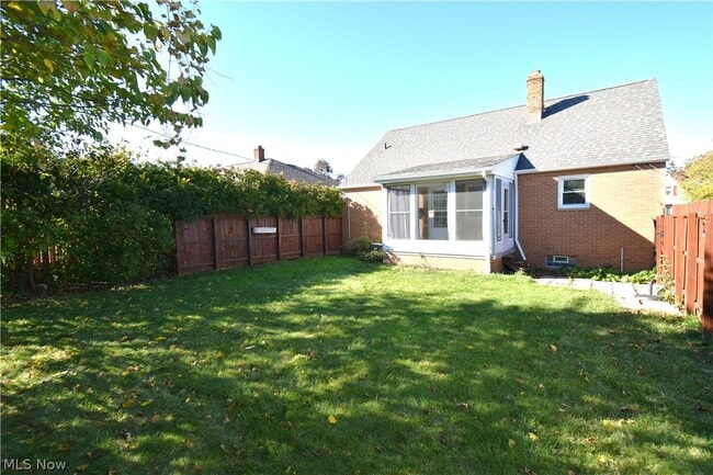 Building Photo - 2761 Forestview Ave