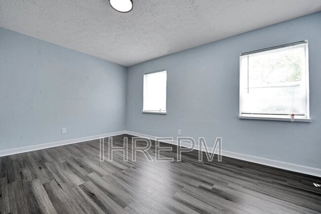 Building Photo - 316 B S Chase Ave