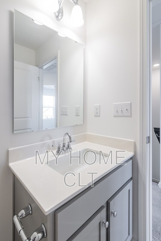 Building Photo - 15010 Scoter St