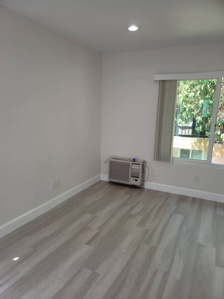 Building Photo - 9646 Winter Gardens Blvd