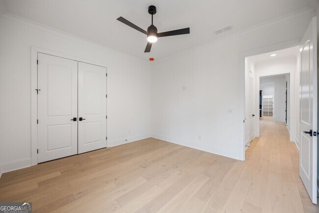 Building Photo - 1261 Glen Eagle Dr