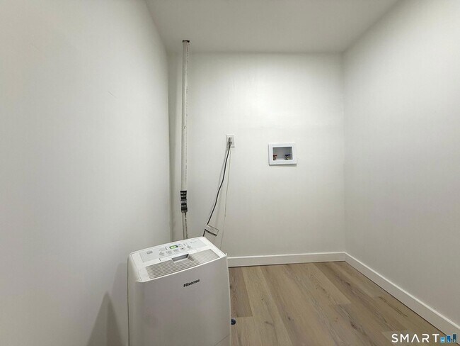 Building Photo - 275 Dayton Rd