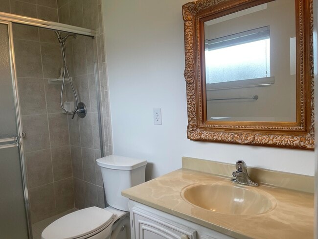 Building Photo - 2731 Emory Dr W