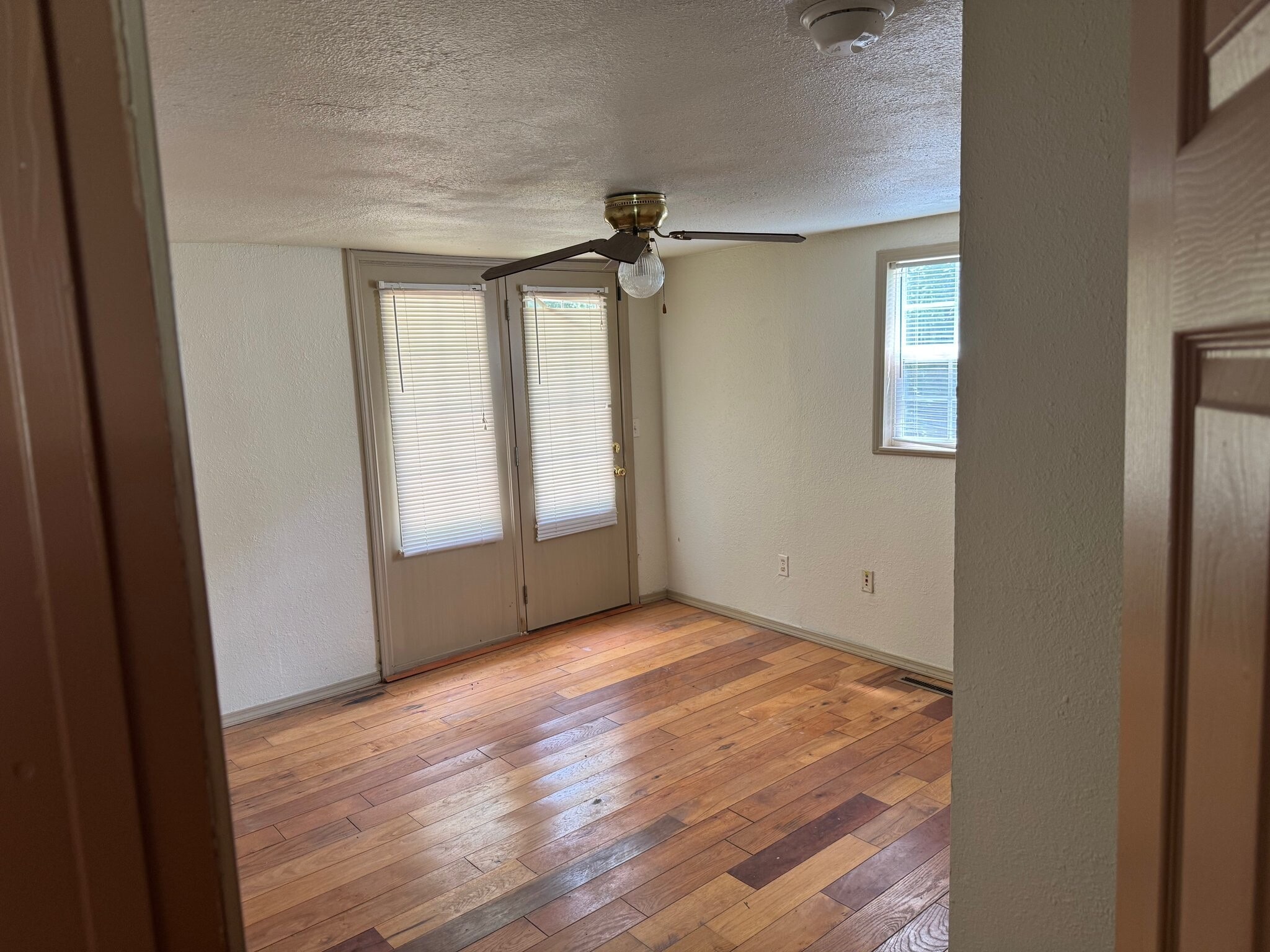 Building Photo - 410 S Main