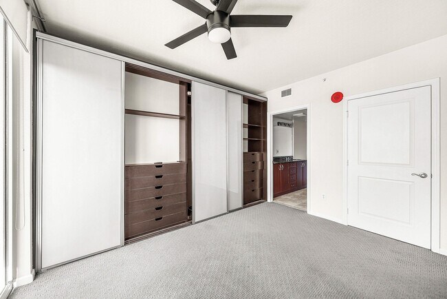 Building Photo - 403 S Sapodilla Ave