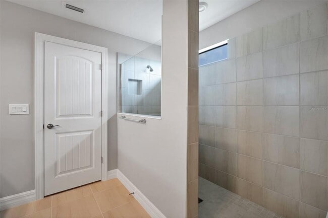 Building Photo - 2561 Buckthorn Lp
